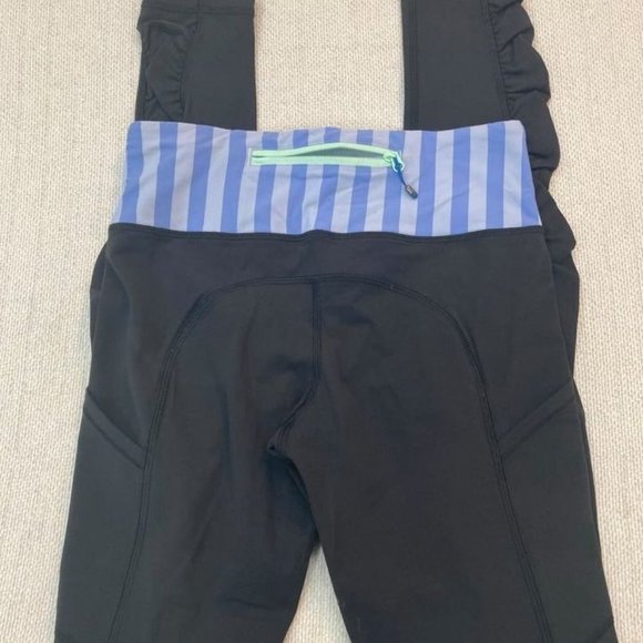 LULULEMON Speed Tight Ruched sides- Black. Size 2 - Picture 5 of 7